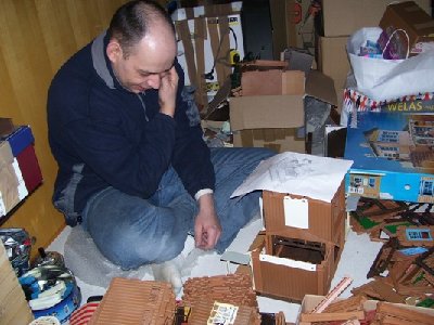 100_1295.jpg (71.87 KiB) 2607 mal betrachtet Verdammt, wer kann den Bauplan lesen????