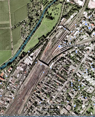 bahnhofgiessen.jpg (124.6 KiB) 1353 mal betrachtet Der Giessener Hauptbahnhof<br />bei Google-Earth.