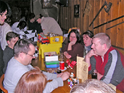 Unbenannt-5.jpg (54.87 KiB) 976 mal betrachtet Gruppenbild aufbauen macht der Profi lieber selbst.