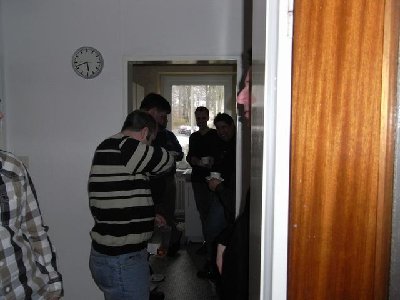 Februar 003.jpg (34.04 KiB) 485 mal betrachtet Der Vorteil von Gegenlichtaufnahmen - man wir nicht erkannt!