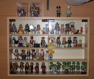 Vitrine3.jpg (36.55 KiB) 688 mal betrachtet Vitrine3.jpg