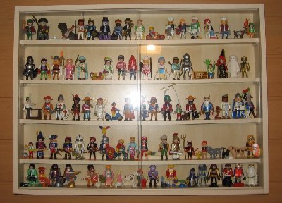 Vitrine2.jpg (35.1 KiB) 635 mal betrachtet Vitrine2.jpg