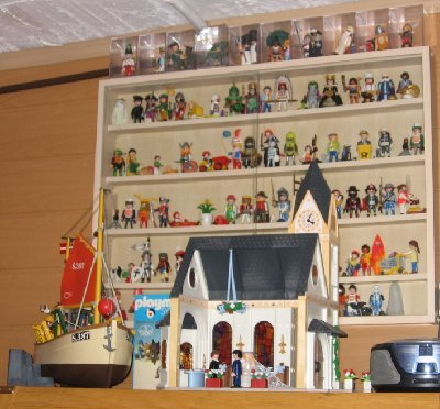 Vitrine1.jpg (41.16 KiB) 772 mal betrachtet Vitrine1.jpg