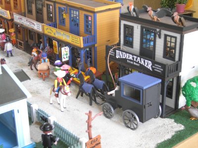 Red Mountain City 010.JPG (205.23 KiB) 1587 mal betrachtet Red Mountain City 010.JPG