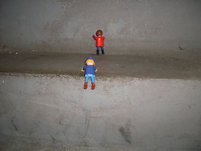 z2.jpg (77.25 KiB) 1108 mal betrachtet &quot; Ich hasse Treppensteigen!&quot;<br />&quot;Na was denn, ich dachte ihr Yankees musstet grundausbildungen absolvieren!?&quot;<br />&quot;