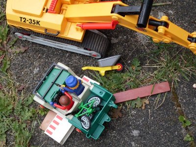z19.jpg (156.02 KiB) 1108 mal betrachtet &quot;Ahh, du sonntagsfahrer von superman hast deinen Führerschein doch auf dem Rummel gewonnen!&quot;<br />&quot;Wo denn sonst?&quot;<br />&quot;Argh, ich halts im Kopf nicht aus!&quot;