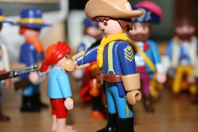 Batch0146.jpg (84.6 KiB) 959 mal betrachtet er klopft Henry auf die Schulter...
