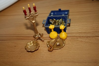 Batch0159.jpg (89.86 KiB) 954 mal betrachtet bischen Schmuck und Geld kann man immer brauchen