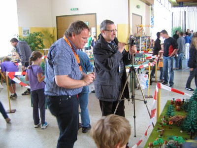 Der Schöpfer und der Fotograf.JPG (202.59 KiB) 2432 mal betrachtet Der Schöpfer und der Fotograf.JPG