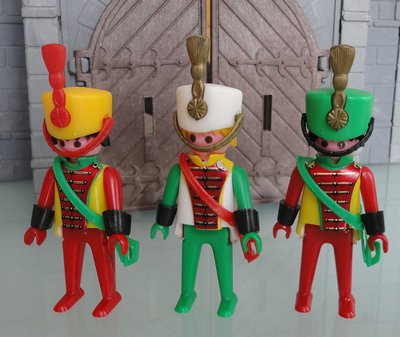 Schenk%20Husaren.jpg (185.94 KiB) 1477 mal betrachtet Schenk%20Husaren.jpg