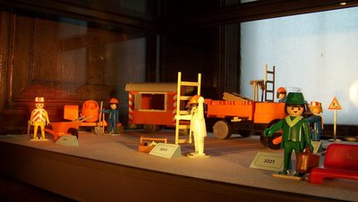 Schloßmuseum Greiz 93.) 'Meine ersten 3 Jahre' (Bau) Elise  playmobil 7989.jpg