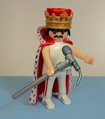Freddy Mercury Playmobil-768x869-600x679.jpg (75.91 KiB) 2334 mal betrachtet Freddy Mercury Playmobil-768x869-600x679.jpg